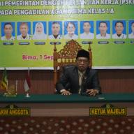 Ketua Pengadilan Agama Bima Mengambil Sumpah Jabatan Pegawai Pemerintah dengan Perjanjian Kerja 